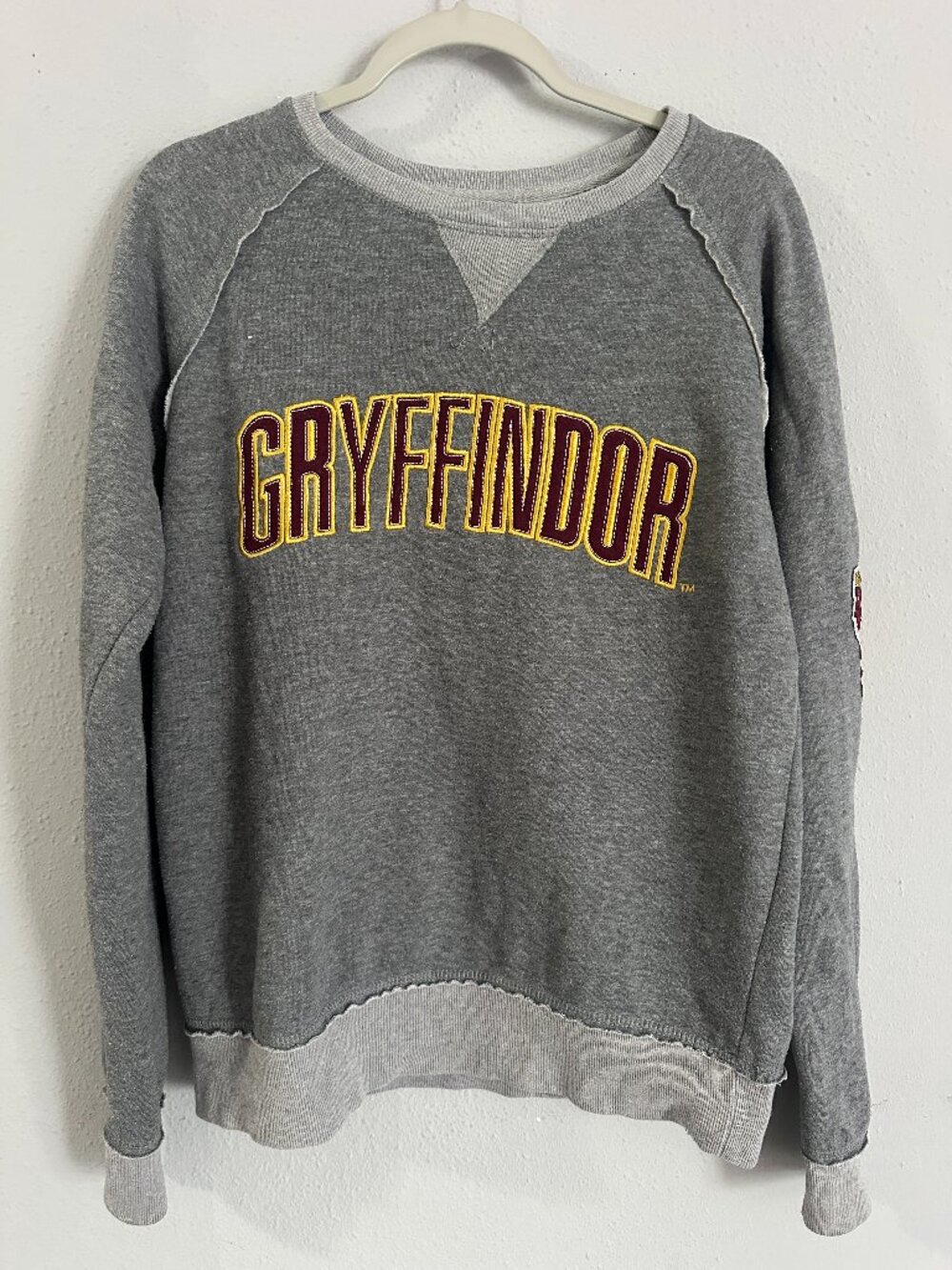 Harry Potter Gryffindor Sweatshirt Gray Universal Studios Youth XL / Women’s M